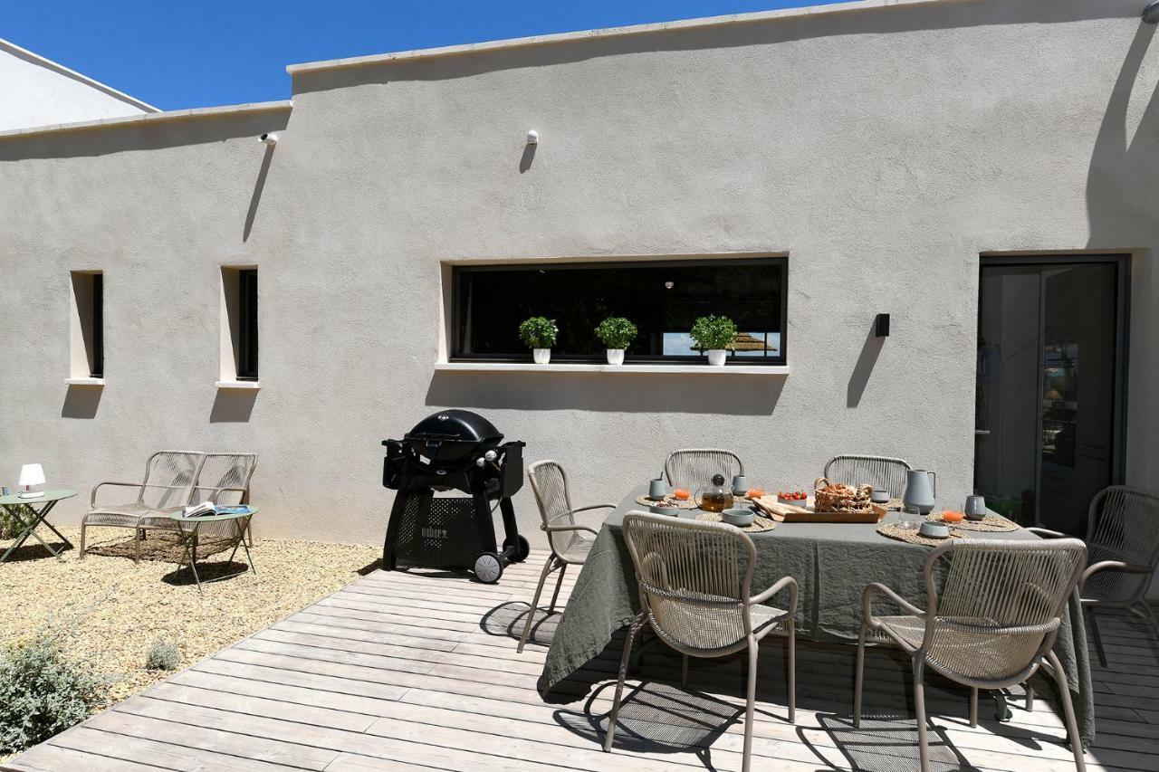 Les Loges En Provence "Villa Garrigue" วิลเนิฟ-เลส์-อาวิญง ภายนอก รูปภาพ